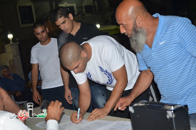 كفرقاسم- فيديو  : عقد راية الصلح بين عائلتي امين احمد خمران وعائلة قطيفان اللد تحت اشراف لجنة الصلح اللوائية .